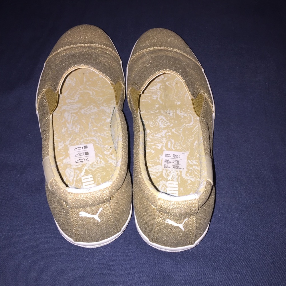 🔴SOLD🔴Puma Shoes - Picture 3 of 4